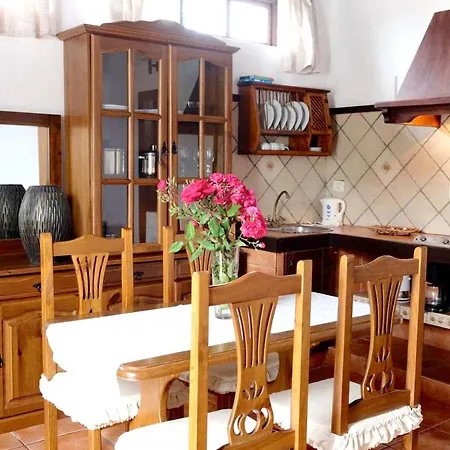 Apartment Charming With Terrace In Silos 40 M² Los Silos